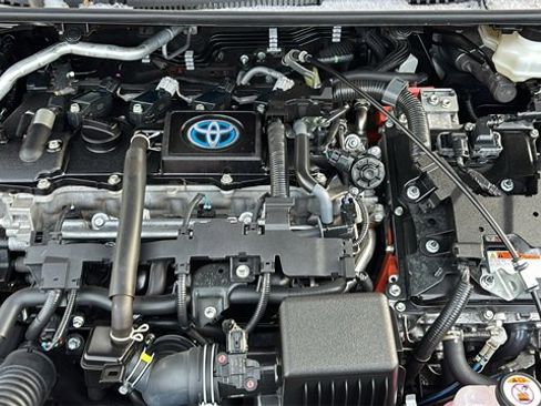 Used 2024 Toyota Corolla LE image 30