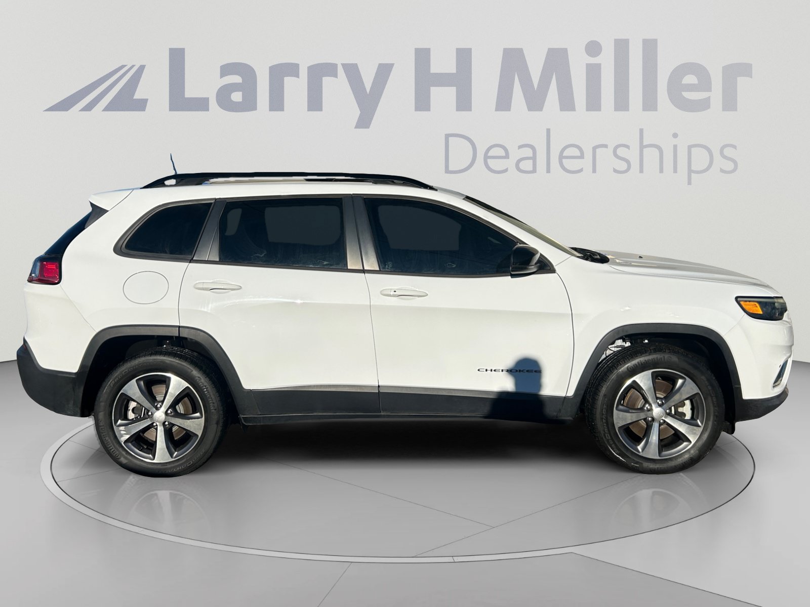 Used 2022 Jeep Cherokee Limited AWD/4WD image 7