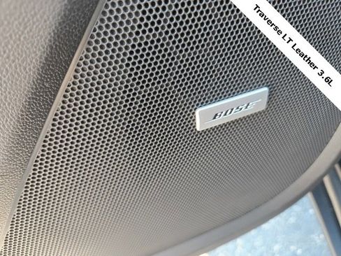 Used 2022 Chevrolet Traverse LT w/ LT Premium Package image 21