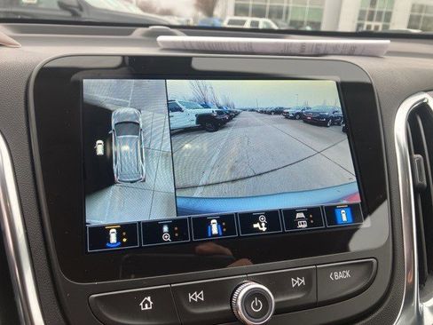 Used 2024 Chevrolet Equinox LT image 18