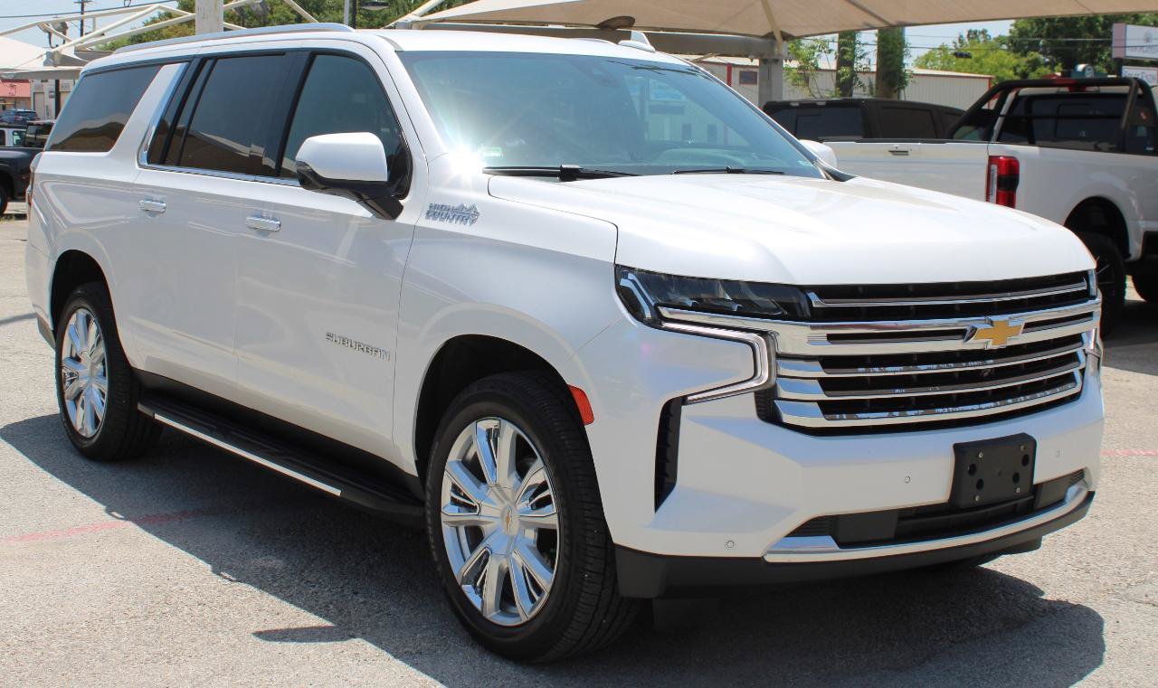 Used 2022 Chevrolet Suburban High Country AWD/4WD image 2