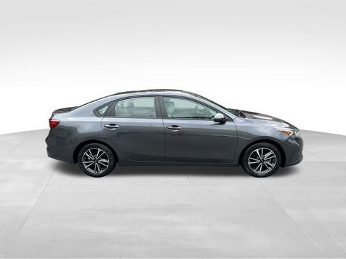Used 2022 Kia Forte LXS image 6