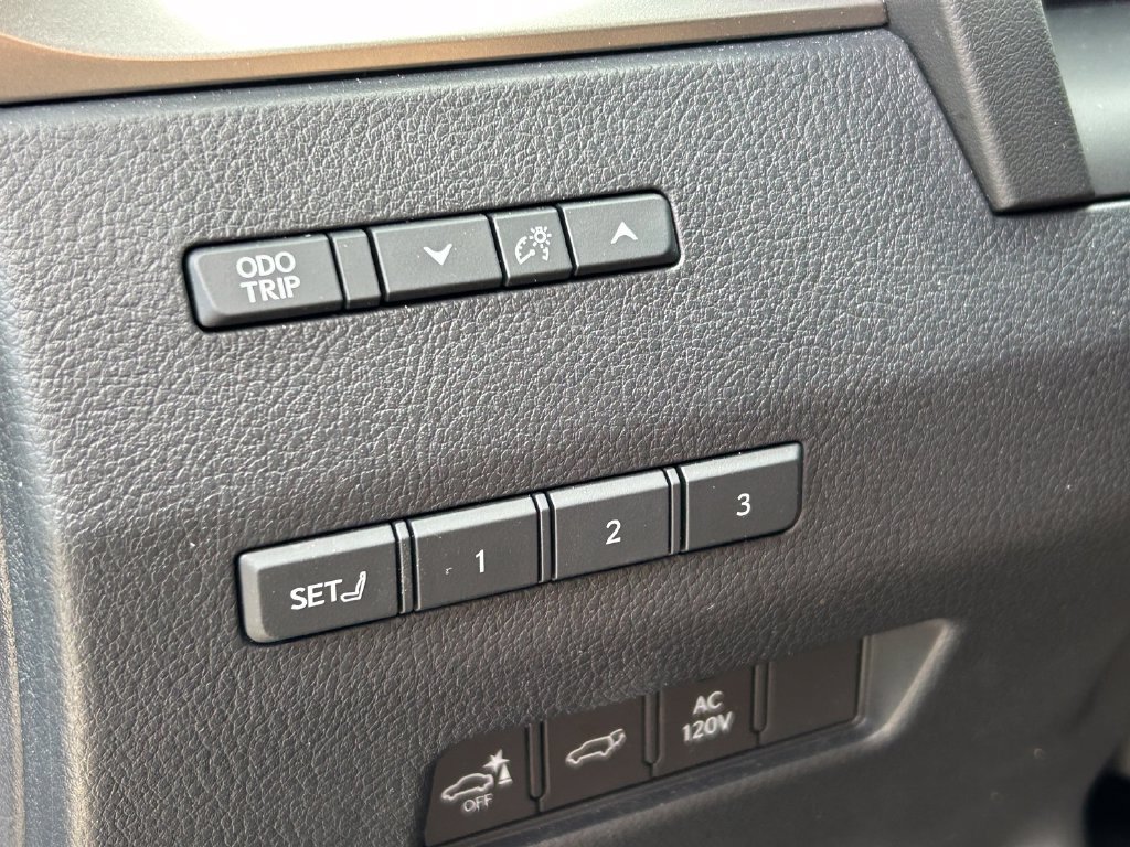 Used 2025 Lexus GX 550 w/ Accessory Package (31) AWD/4WD image 29