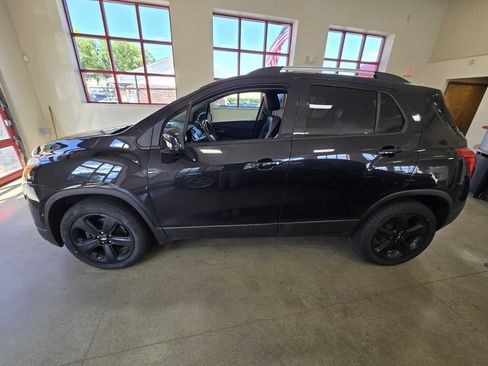 Used 2016 Chevrolet Trax LTZ w/ Midnight Edition AWD/4WD image 3