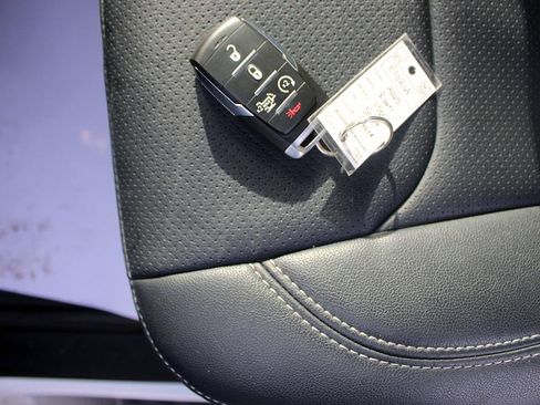 Used 2025 RAM 1500 Big Horn image 38