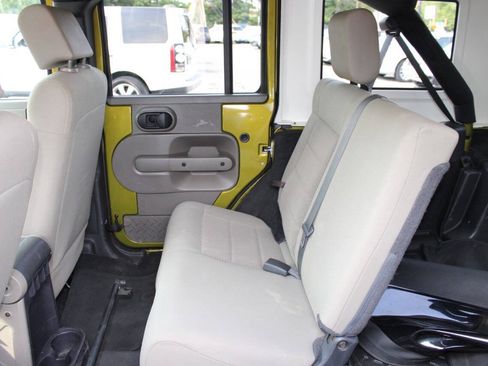 Used 2008 Jeep Wrangler Unlimited Sahara AWD/4WD image 18