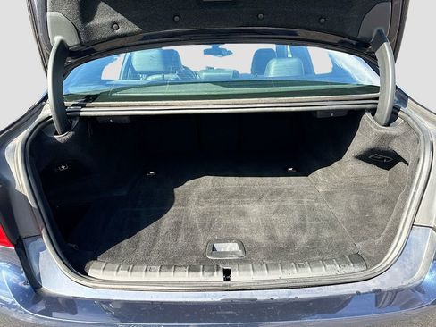 Used 2018 BMW 530e xDrive image 12