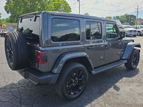 Used 2021 Jeep Wrangler Unlimited Sahara w/ Cold Weather Group AWD/4WD image 2