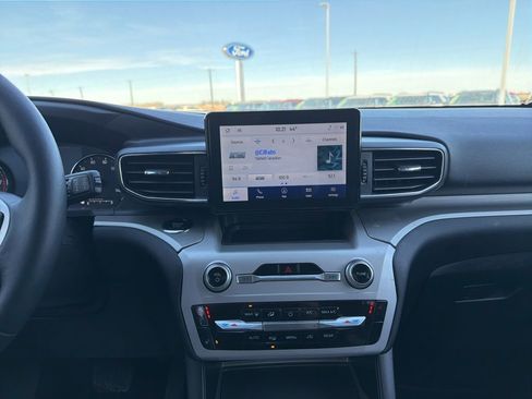 Used 2024 Ford Explorer XLT w/ Equipment Group 202A image 14