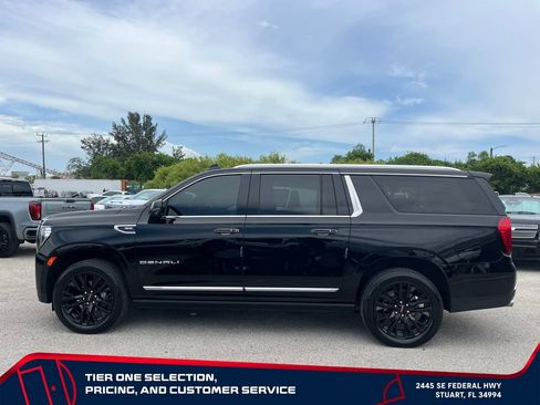 Used 2024 GMC Yukon XL Denali AWD/4WD image 4