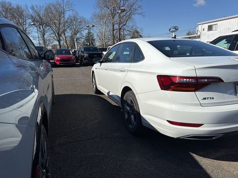 Used 2019 Volkswagen Jetta R-Line image 5
