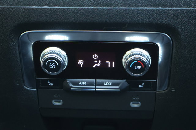 Used 2023 GMC Yukon Denali AWD/4WD image 21