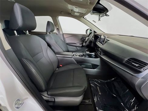 Used 2023 Nissan Rogue S image 36