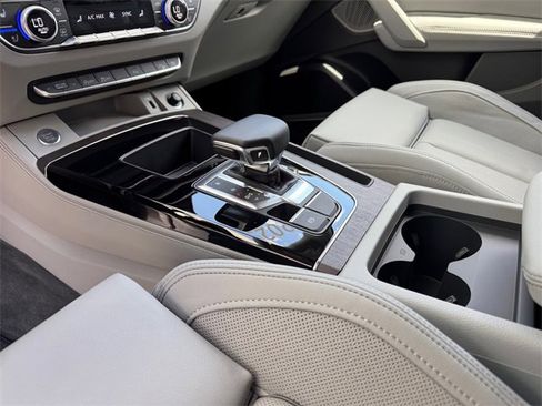 Used 2025 Audi Q5 2.0T Premium Plus image 17