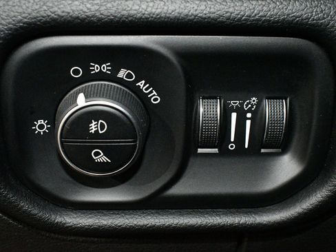 Used 2019 RAM 1500 Big Horn image 41