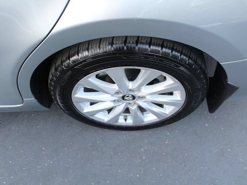Used 2019 Toyota Camry LE w/ Carpet Mat Package FWD image 12