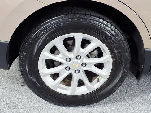 Used 2019 Chevrolet Equinox LT w/ Driver Convenience Package FWD image 6