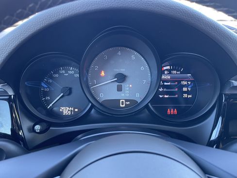 Used 2023 Porsche Macan S image 26