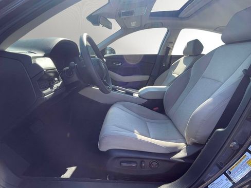 Used 2025 Honda Accord SE image 14