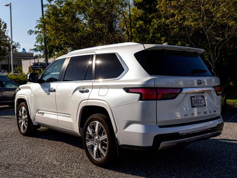 Used 2024 Toyota Sequoia Capstone image 4