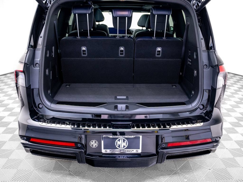 Certified 2026 INFINITI QX80 4WD w/ Sport Exterior Package image 31