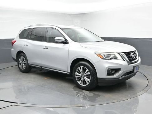 Used 2018 Nissan Pathfinder SL AWD/4WD image 8
