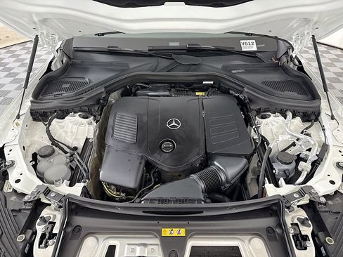 Used 2025 Mercedes-Benz GLC 300 4MATIC image 31