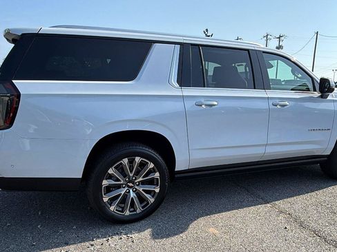 New 2026 Chevrolet Suburban High Country AWD/4WD image 5