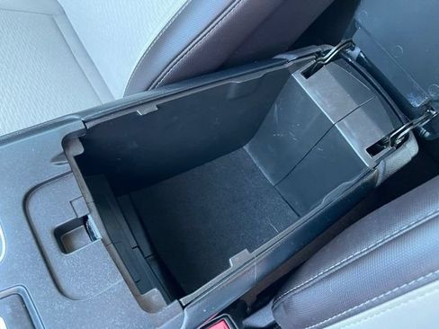 Used 2019 Ford Fusion SE w/ Equipment Group 151A FWD image 21