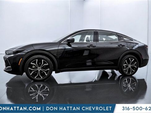 Used 2024 Toyota Crown XLE image 2