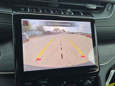 New 2025 Jeep Grand Cherokee Limited RWD image 35
