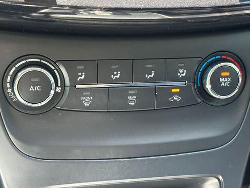 Used 2017 Nissan Sentra SV w/ Protection Package FWD image 21