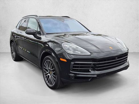 Used 2023 Porsche Cayenne S AWD/4WD image 3