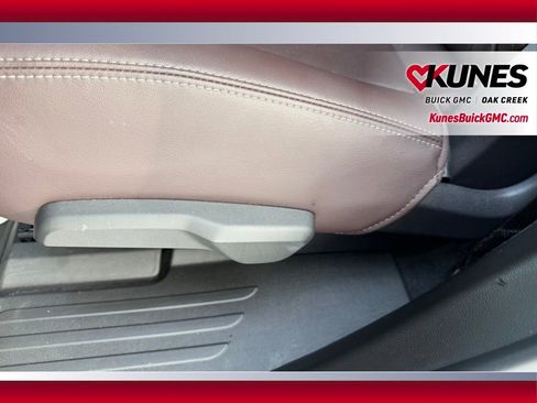 Used 2022 Cadillac XT6 Premium Luxury image 9