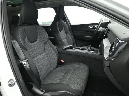 Used 2023 Volvo XC60 B5 Core AWD/4WD image 22
