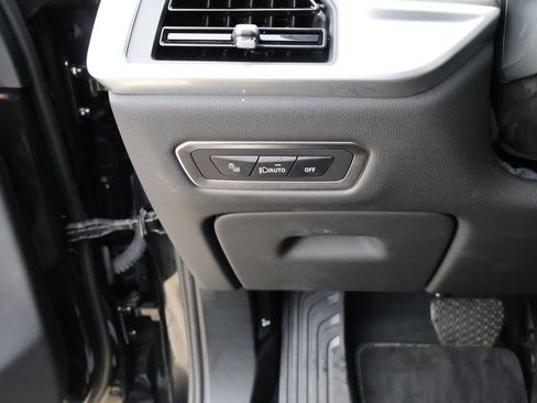 Certified 2025 BMW X7 xDrive40i w/ Premium Package AWD/4WD image 38