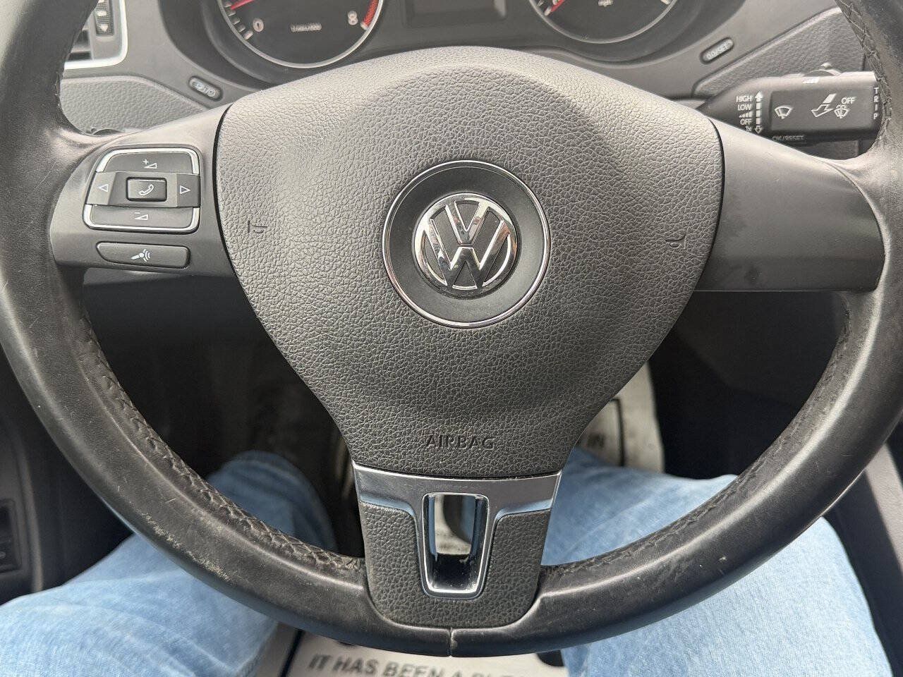 Used 2014 Volkswagen Jetta SE FWD image 12