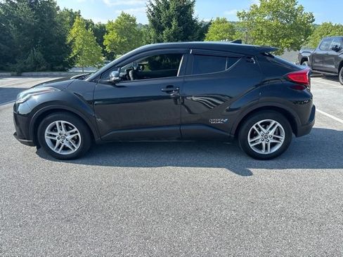 Used 2020 Toyota C-HR LE FWD image 2