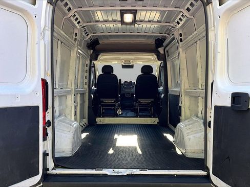 Used 2024 RAM ProMaster 2500 w/ Convenience Group FWD image 23