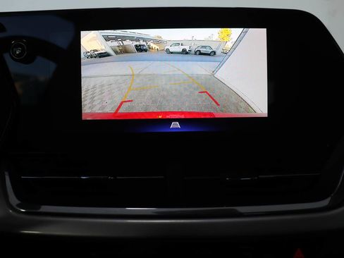 Used 2024 Chevrolet Trax LT w/ Driver Confidence Package FWD image 12