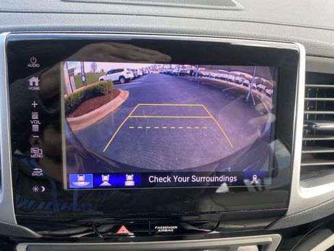 Used 2018 Honda Pilot Elite image 27