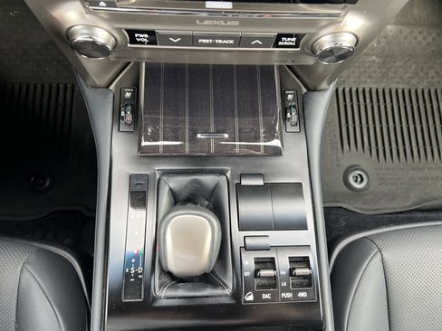 Used 2020 Lexus GX 460 Premium w/ Premium Package image 6