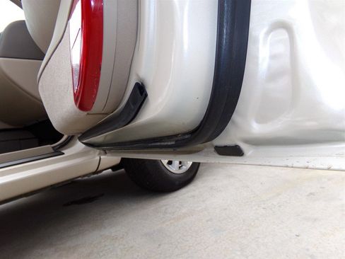 Used 2001 Lincoln Continental image 84