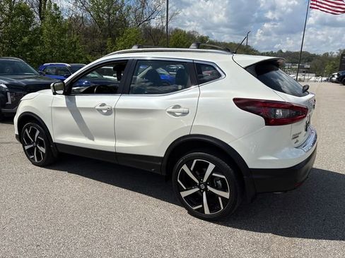 Certified 2022 Nissan Rogue Sport SL AWD/4WD image 3