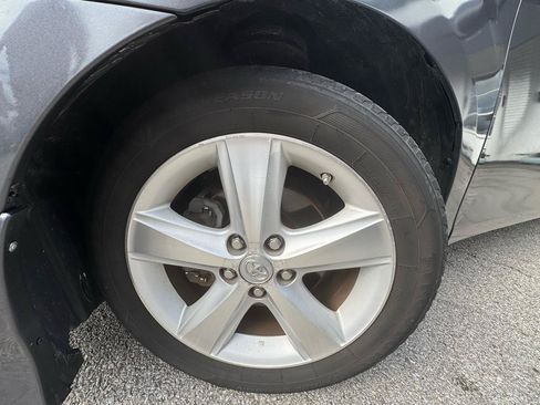 Used 2010 Toyota Camry FWD image 22