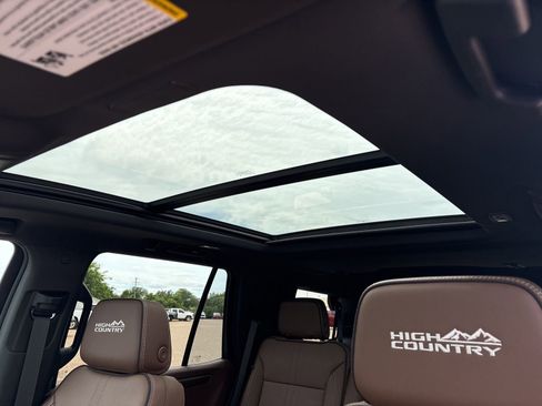 New 2026 Chevrolet Tahoe High Country AWD/4WD image 11