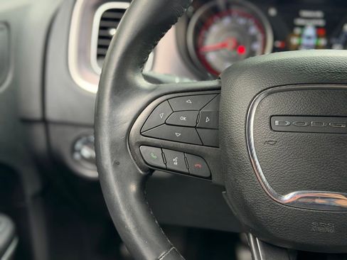 Used 2019 Dodge Charger SXT RWD image 39