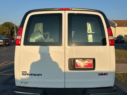 Used 2019 GMC Savana 2500 w/ Driver Convenience Package image 7