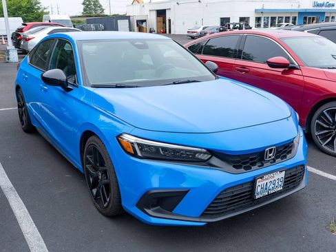 Used 2024 Honda Civic Sport image 3