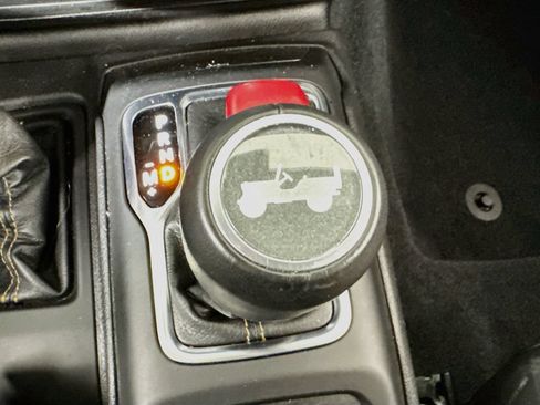 Used 2023 Jeep Wrangler Unlimited Sahara AWD/4WD image 18